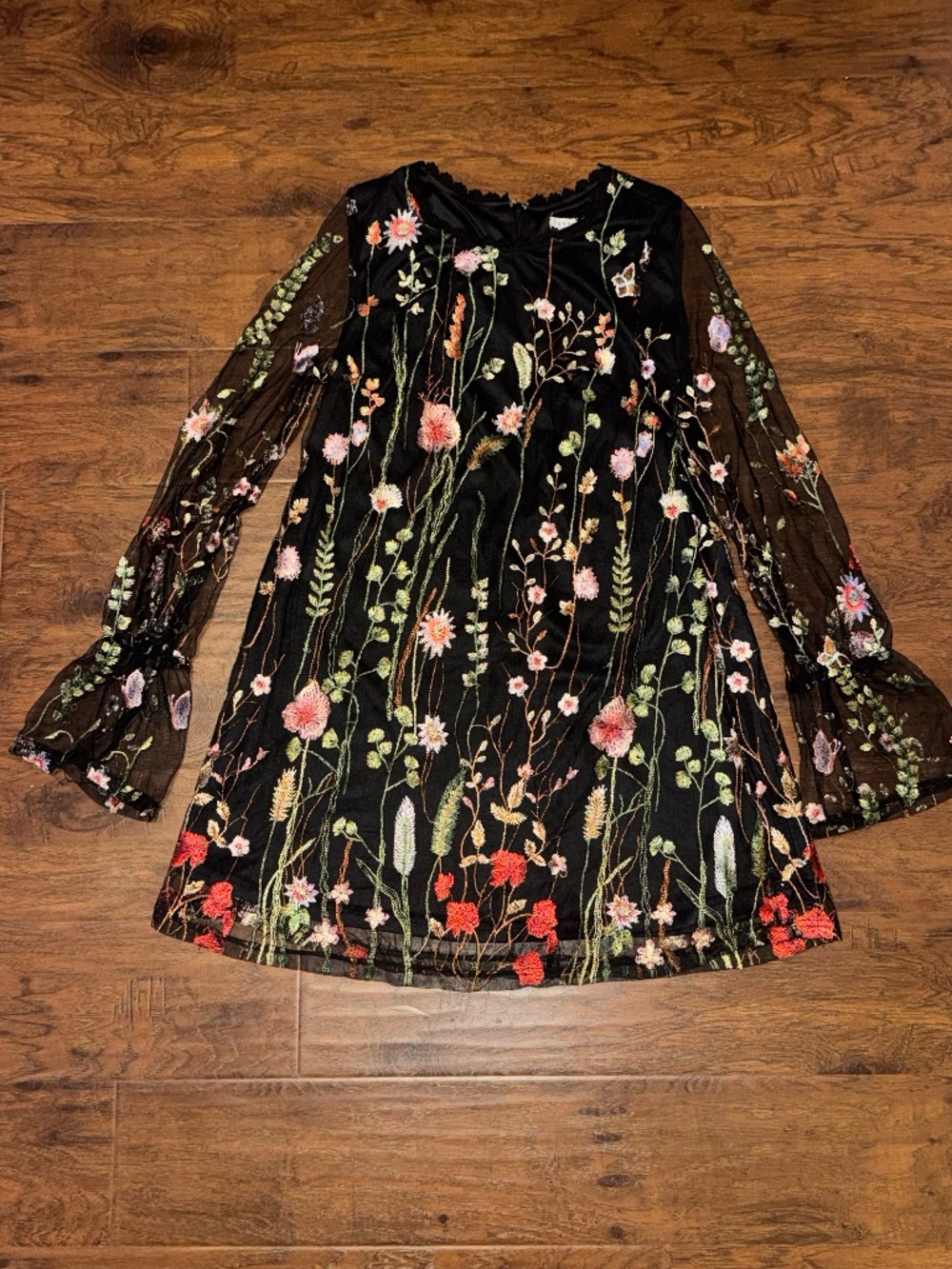 Love Riche Embroidered Floral Mini Dress SIZE SMALL